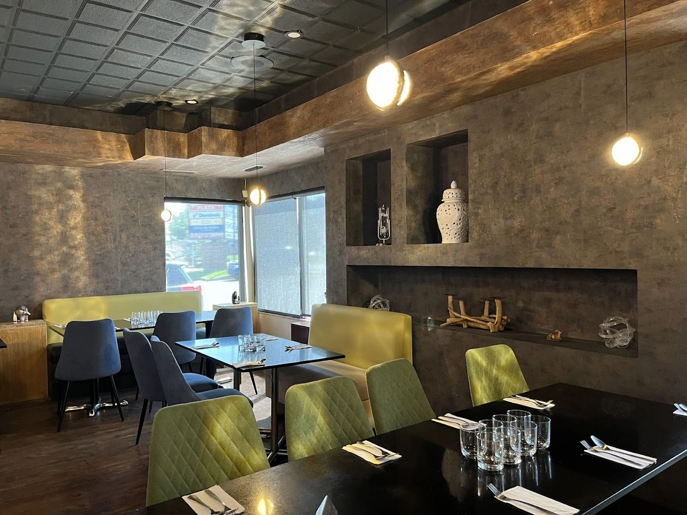 Best indian restaurant in Calgary, AB